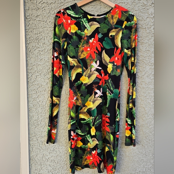 Alice + Olivia Delora Tropical Long Sleeve Dress - Picture 3 of 12